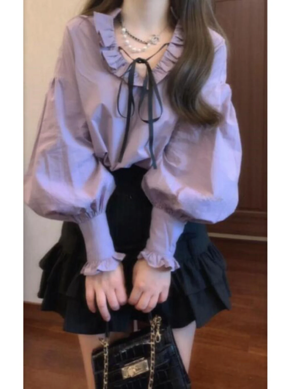 

Уникальный красивый фиолетовый комплект из рубашки и полуюбки: элегантная модная омолаживающая одежда из хлопка для осени, комфортная и долговечная.