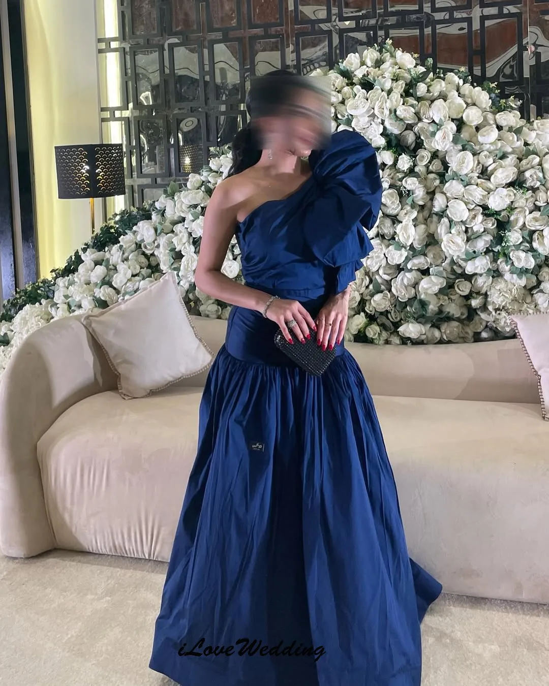 فستان كلاين أزرق بكتف واحد للحفلات الراقصة 2025 مطوي لحفلات الزفاف للنساء الضيوف على شكل حرف a فساتين رسمية طول الأرض مخصصة