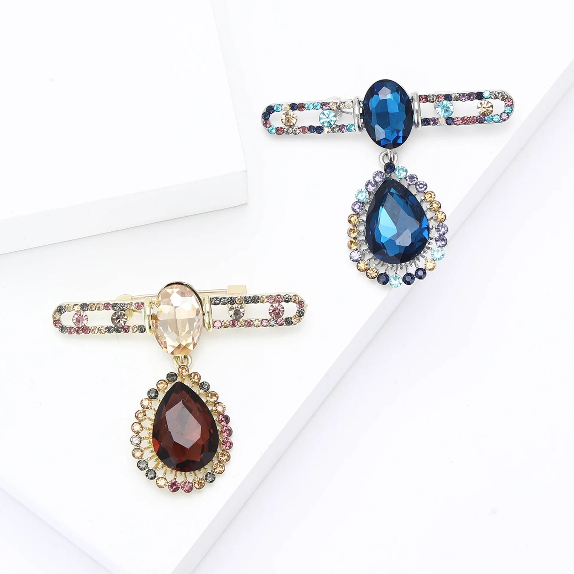 

Fashionable Glass Pendant Brooch, Ladies' Universal Party And Banquet Dress Accessory Backpack, Casual Friend Gift Jewelry