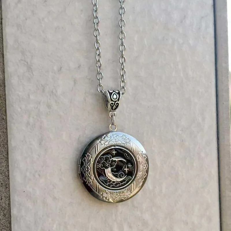 1pc Victorian-style Crescent Star Unique Necklace Unisex Gothic Round Openable Photo Box Pendant with Black Enamel Frame Jewelry
