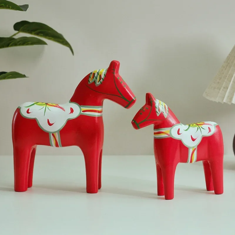 1Pair Wooden Swedish Dala Horse Statue Handmade Paintings Red Horse Figurine Ornaments Nordic Wood Crafts DIY Wedding Decor Gift
