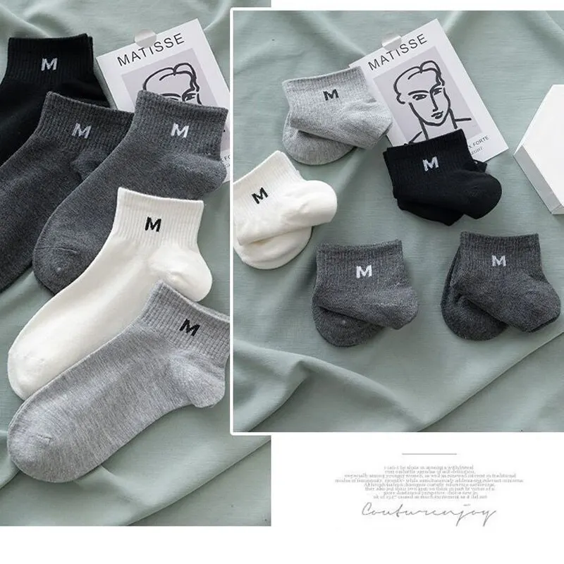 5 Paar kurze Röhrensocken für Herren, vier Jahreszeiten, dünner Buchstabe, M-Serie, einfarbig, einfach, vielseitig, leichter Mund, niedrige Bootssocken