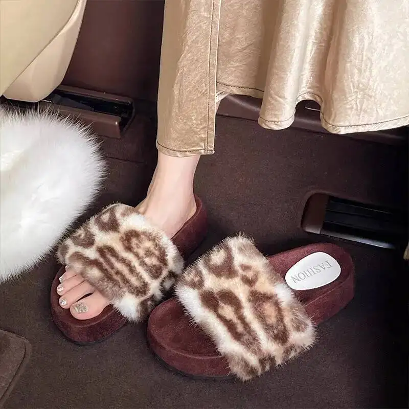 

Women's Fur Home Slippers 2025 Fall/Winter Fashion Leopard Print Slippers Thick Soled One Strap Plush Indoor Household Slippers