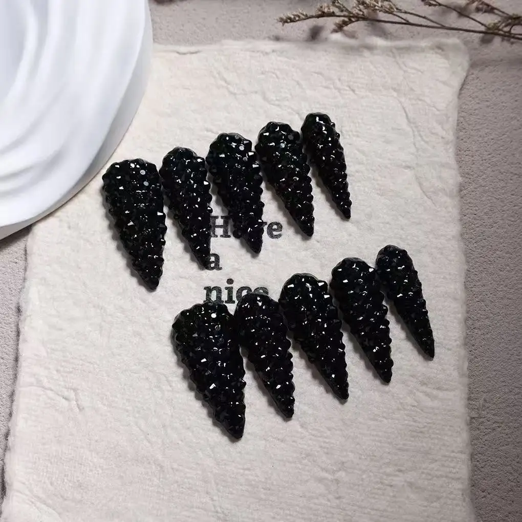10 Stück High-End-Cool-Girl-Stil, schillernder reiner schwarzer runder Diamant, handgefertigte künstliche Nägel mit funkelndem Wasserdiamant
