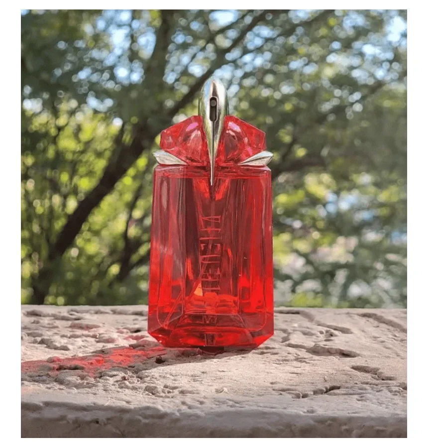 

Alien Goddess - Парфюмерная вода - Женский парфюм - Цветочный и древесный аромат - С нотами бергамота, жасмина и ванили - Стойкий аромат