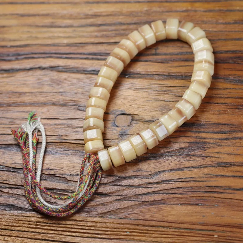 Original color camel three-flower pattern square-shaped hand-held Tibetan-style cultural item tooth and horn bone pra