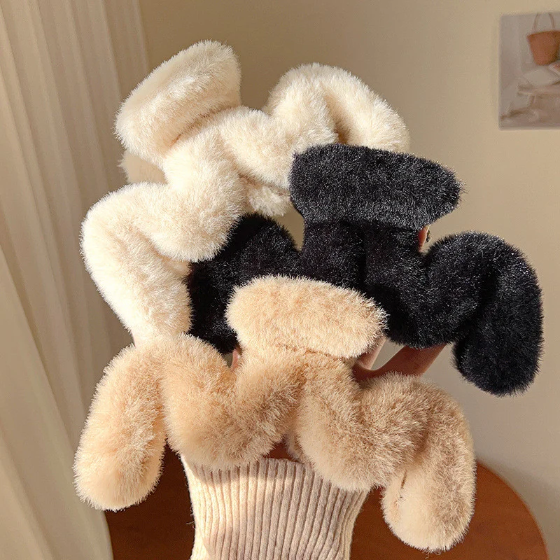 

Solid color 14cm Plush M-shaped Big Hair Clip for Woman Elegant Shark Clip Fashion Girl Hair pin hair accessories