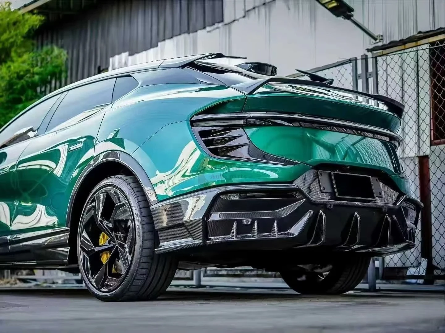 PK Style Dry Carbon Fiber Rear Diffuser Rear Lip Rear Bumper Diffuser Body Kit for Lotus Eletre