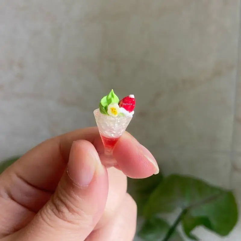 

1/5Pcs Dollhouse Miniature Cream Cake Dessert Christmas Strawberry Ice Cream Cup Model For Doll House Decor Pretend Play Toys