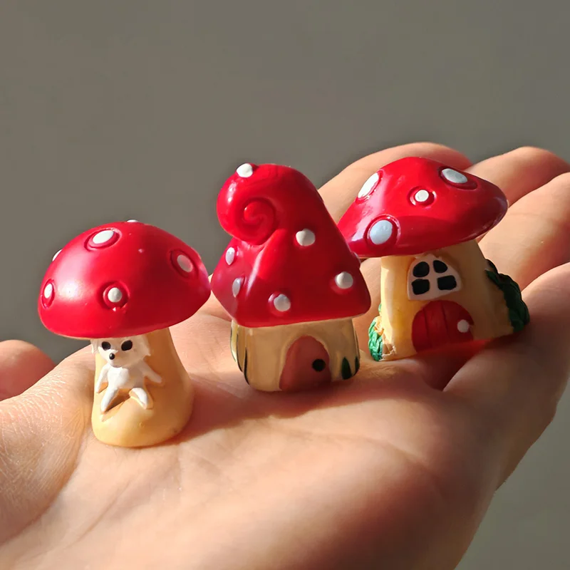 Miniature Catoon, Mushroom House, Umbrella Bear, Dog, Hamster Terrarium, Landscape Figures, DIY Fairy Garden Ornaments, 6Pcs