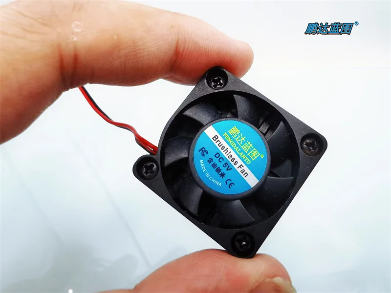 Brand-new 3007 with heat sink 30*30*11MM mute 12V 5V graphics card chip with aluminum ultra-thin fan.