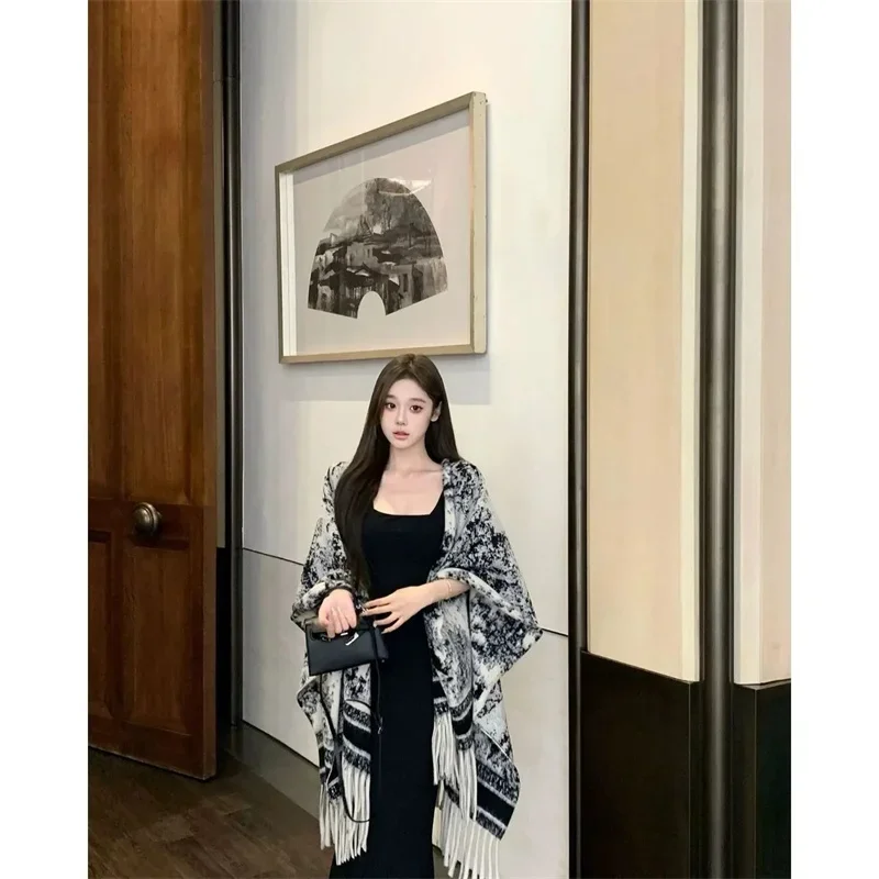 Pop Pop Retro Ink Painting Double Sided Doupeng Shawl Coat Women's Autumn Loose Tassel Scarf Versatile Warm Top Exterior Outwear