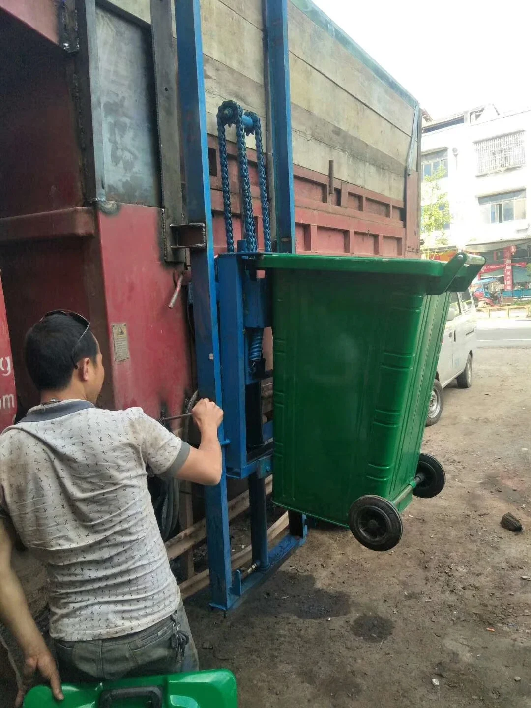 Automatic Elevator for Refitting Dump Truck