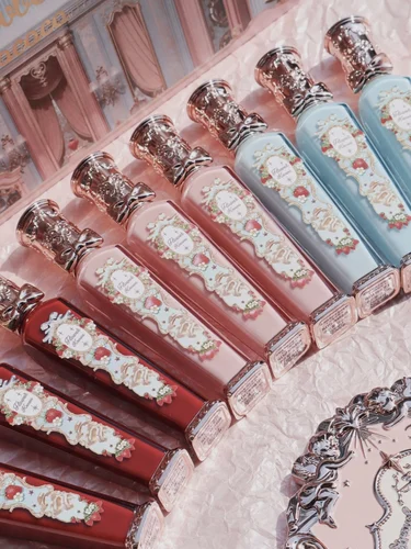 Lápiz labial Flower Knows colección rococó de fresa crema de labios de Ángel pequeño brillo de labios de espejo esmaltado de belleza lápiz labial delicado 3,5g