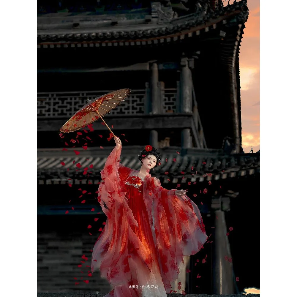 

Beautiful red Hanfu women, Tang-made koi fish chasing camellia balsam skirt set