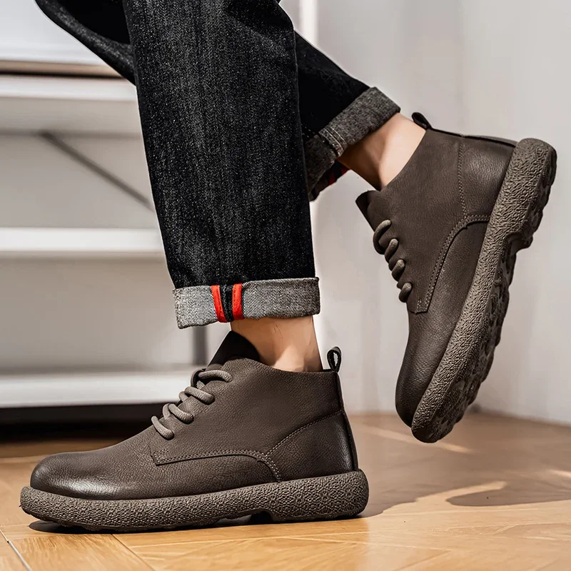 Men Ankle Boots Brown Short Boots Luxury Shoes Designed for Pilots Durable Structure, Fashionable Flat Shoes Ideal for Cities