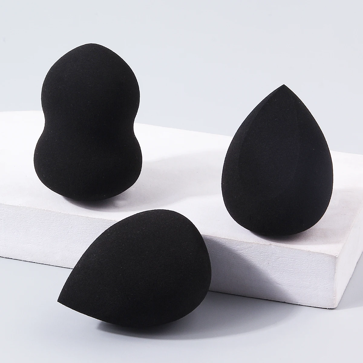 Zestaw 3 czarnych gąbek do makijażu: gąbka w kształcie kropli wody/tykwy/ukosu, puder w pudrze, do stosowania na sucho i na mokro, podkład, beauty blender