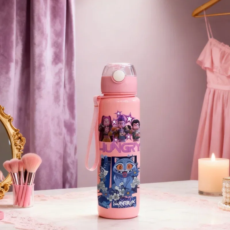 Kpop 데몬 헌터 빨대가 있는 물병 700ml 어린이 여름 애니메이션 컵 소녀 소년 야외 스포츠 머그컵 학교 사무실 액세서리 선물