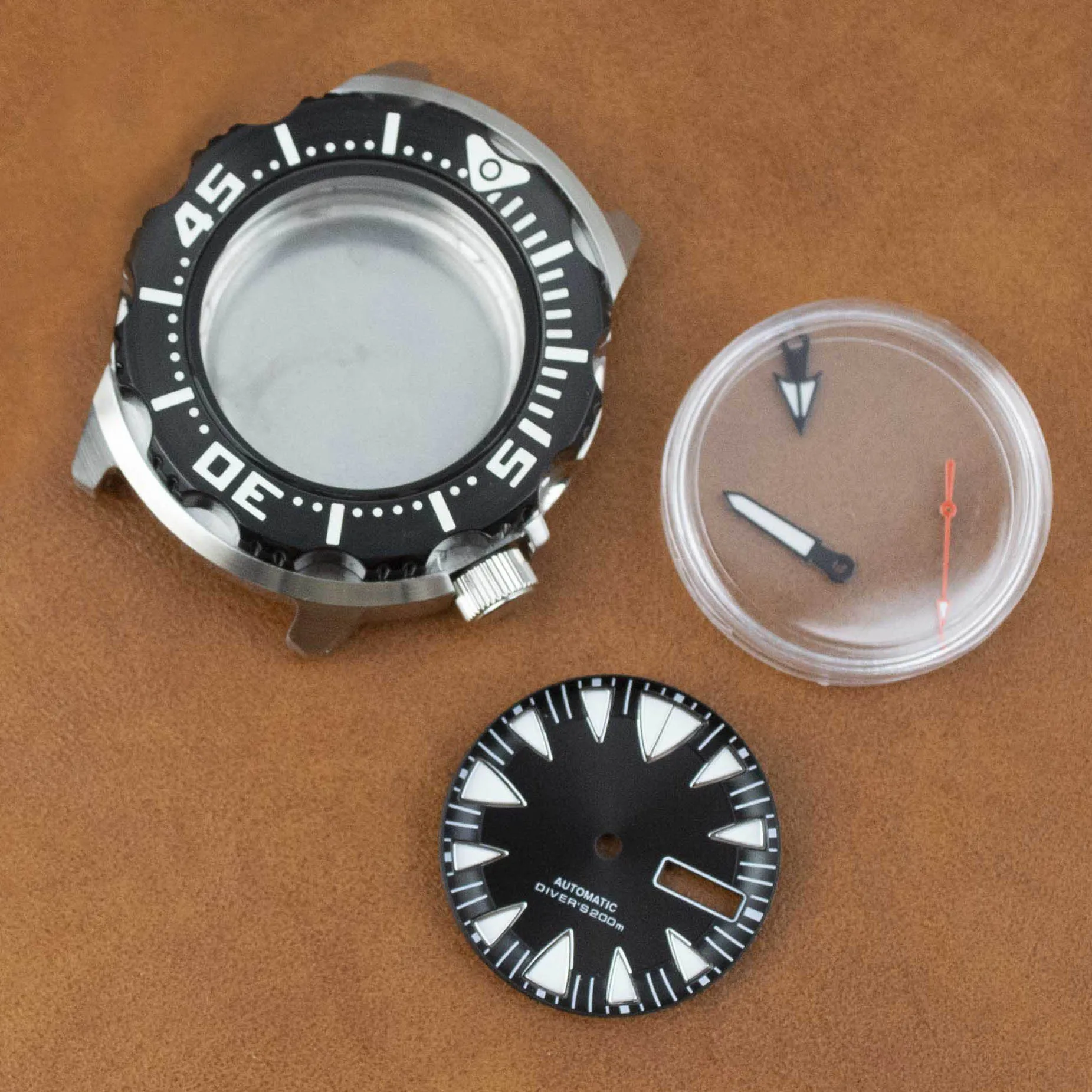 

Dive Watch Case Dial Hands Stainless Steel Case 42mm MOD Monster 3.8 Crown Sapphire Crystal Fit NH35 NH36 Automatic Movement