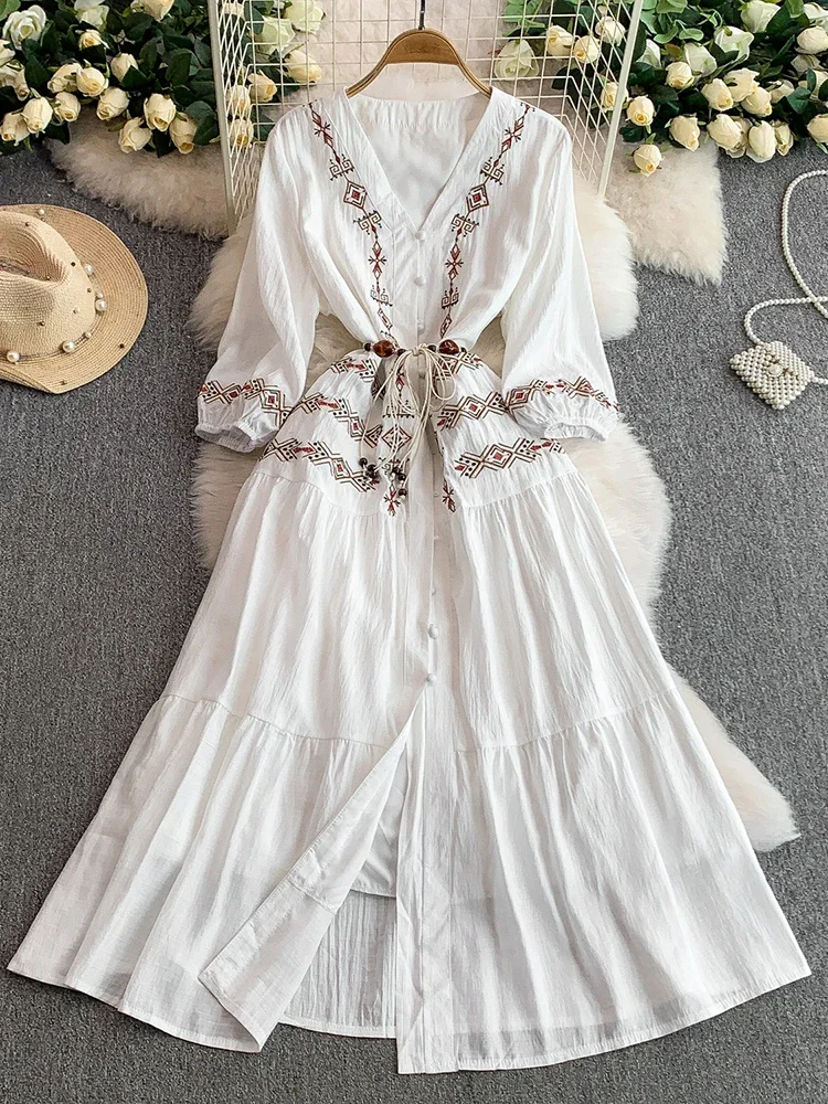 

Summer Women's Ethnic Style Retro Embroidered Short Sleeved Dress Bohemian Loose Casual V-neck Single Breasted Long Dress D38
