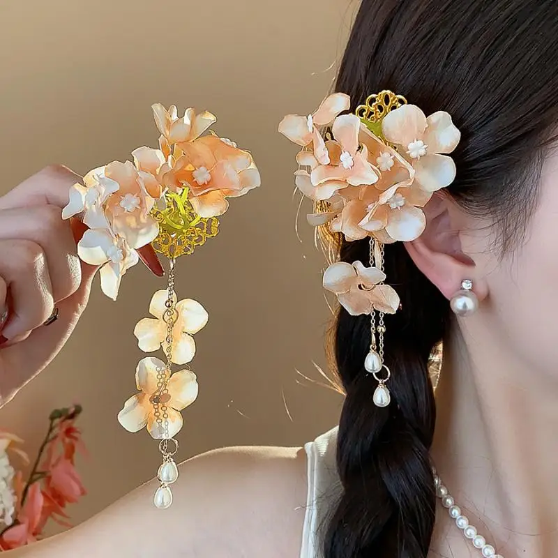 1 Stück Stoffblütenblätter Quasten-Perlen-Haarspange für Damen und Mädchen, süße Entenschnabel-Haarspange für Frühling und Sommer, Haarschmuck – Detail 2