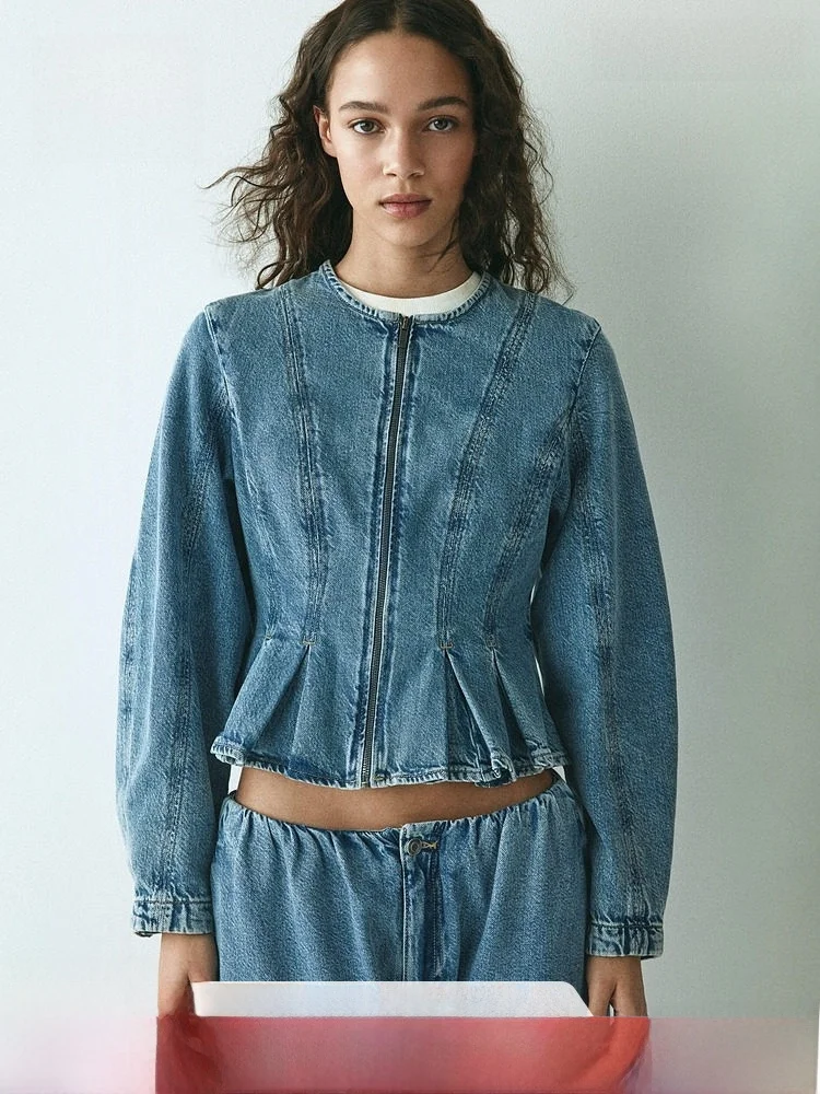 

Женская джинсовая юбка H&M, весна 2026, модная, с асимметричным подолом, с эффектом скульптурного моделирования, длинный рукав, круглый вырез, на молнии, повседневный крой