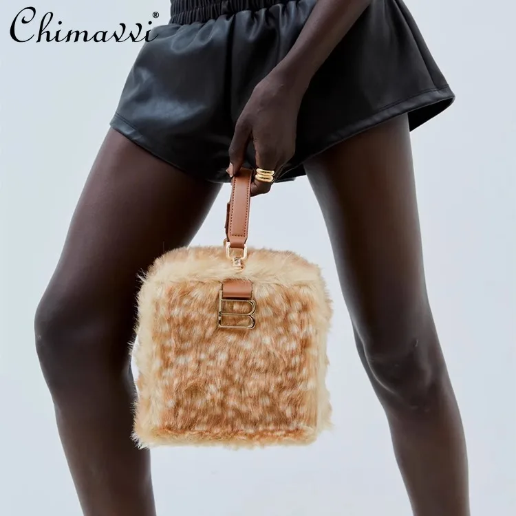 

Japanese Style Fashion Women's Handbag Crossbody Square 3d Fur Women's Bag 2025 New Commuting Sweet Girl Temperament Handbag