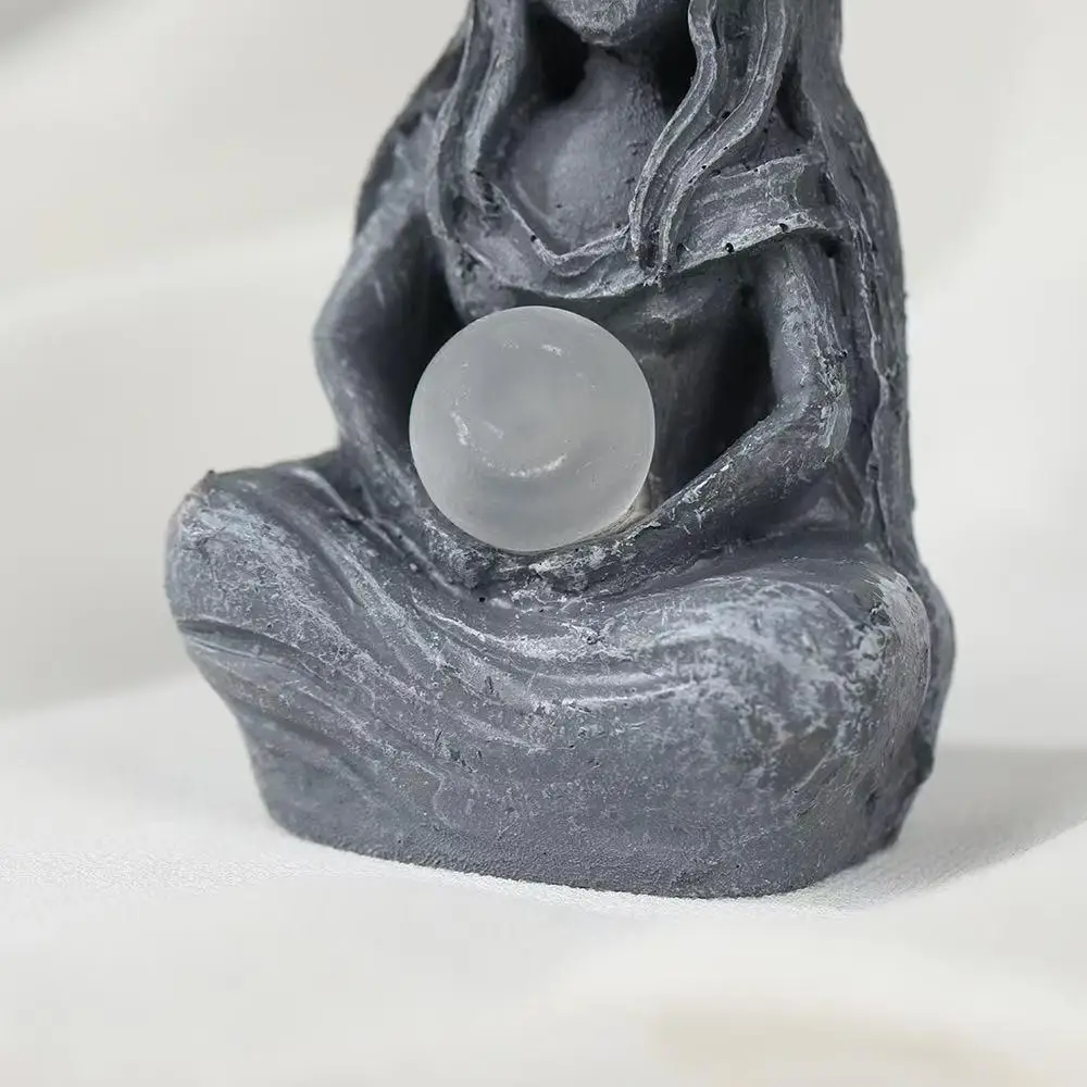 A magnificent moon goddess statue, the perfect fairy decoration, suitable for home and garden, a unique gift idea.