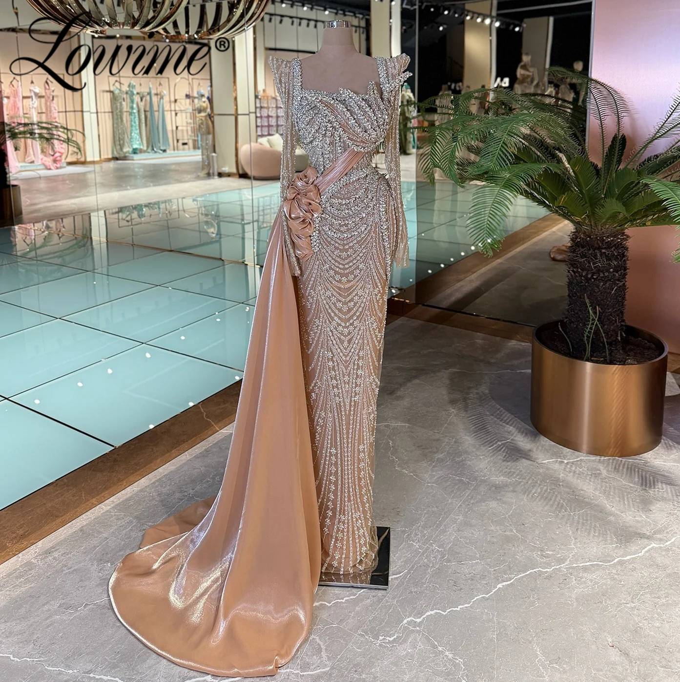 

Elegant Brown Long Prom Dresses Customized Full Sleeves Crystals Women Party Dress With Side Train Straight Arabic Evening Gowns
