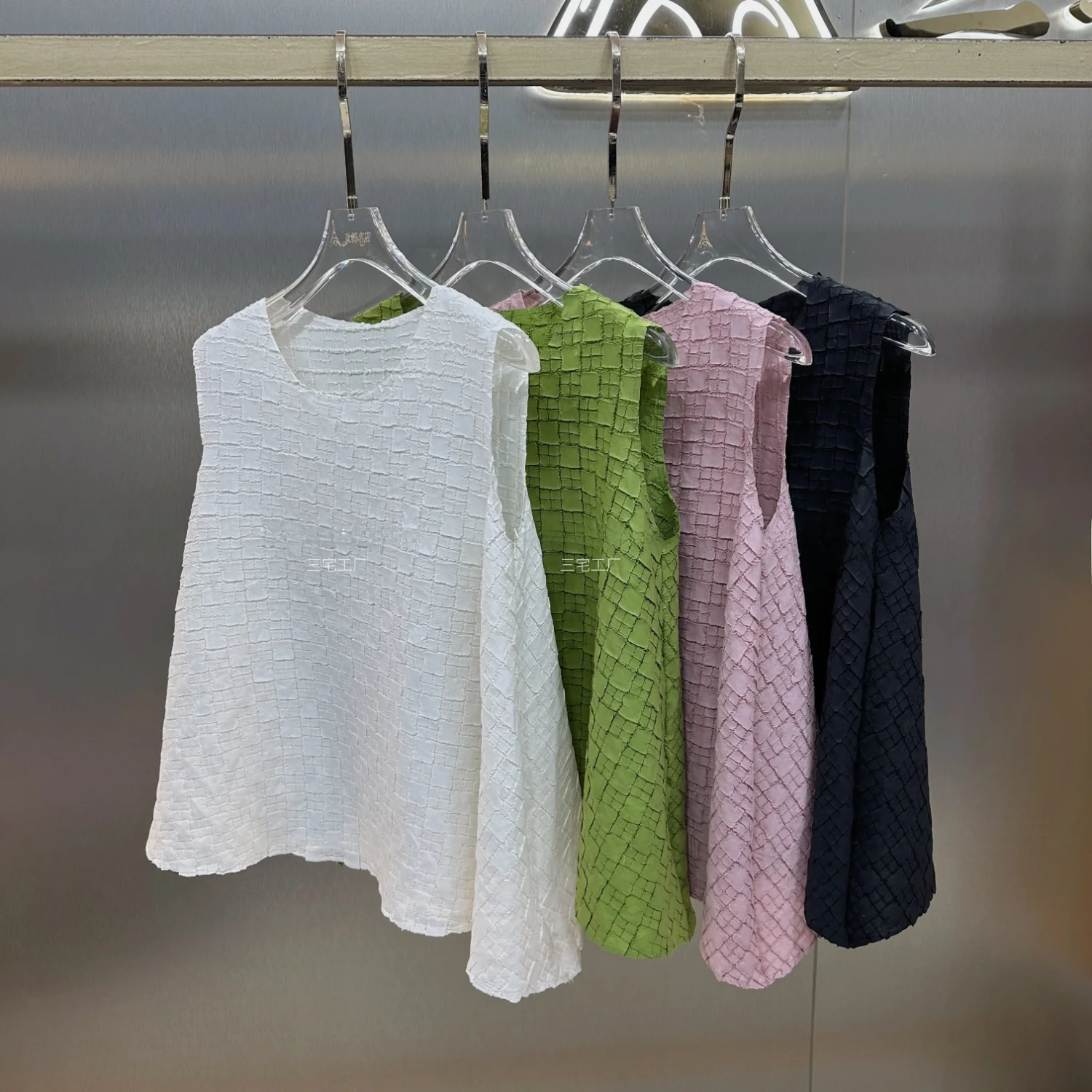 

Summer New Heavy Work Color Blo 3D Fold round Ne Svel Top Faion High-End Feeling T-irt Women's Faion