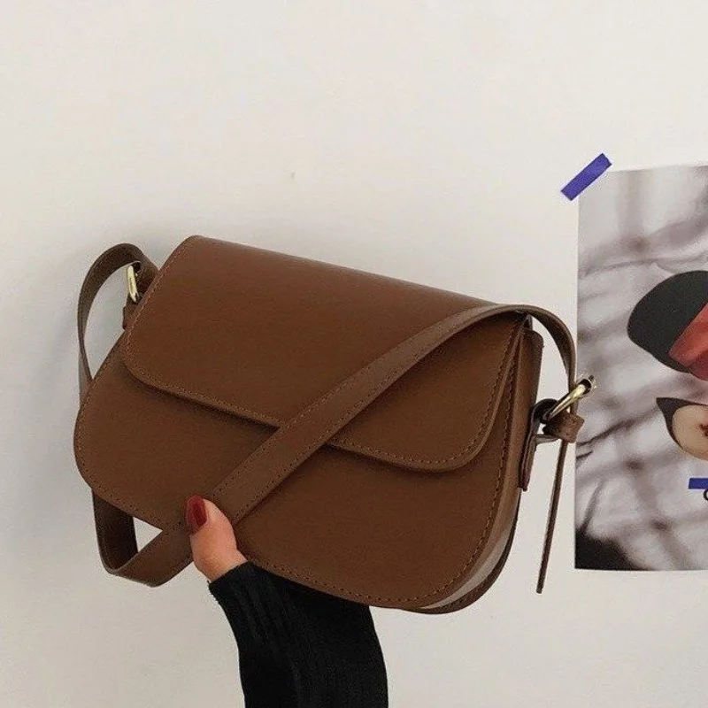 

Graceful Dainty Diaper Bag Tote Baby Care Playground Visit Mom Exquisite Stylish Glamorous Timeless Versatile Functional Parent