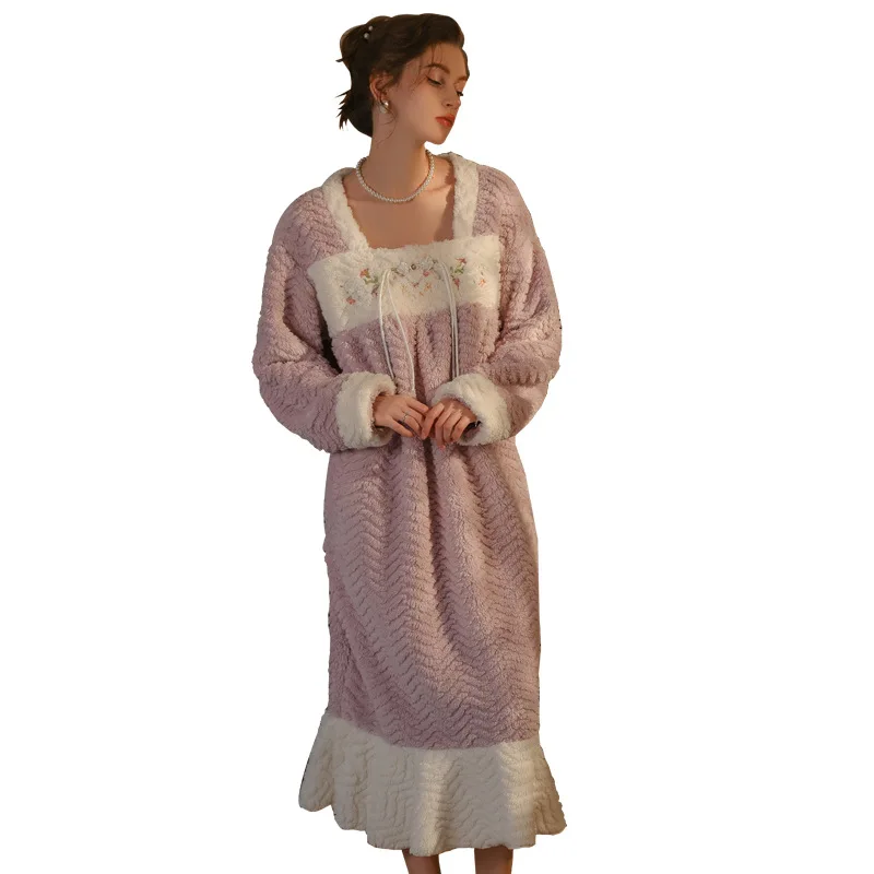 

New Arrival Women's Sweet Long Home Dress Autumn Velvet Long Sleeve Sleepdress Comfortable Winter Warm Costumes Nightgown