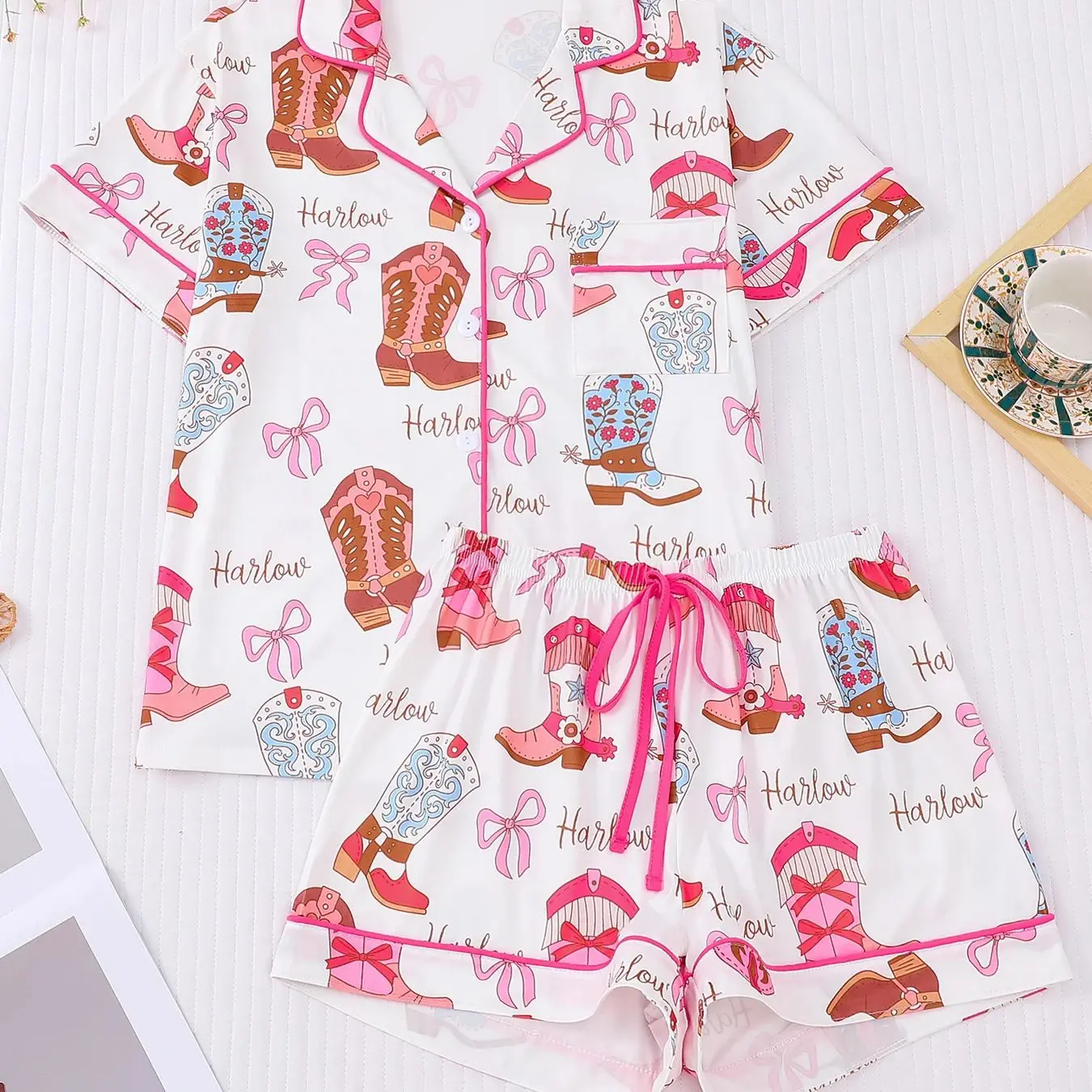 

Американский комплект в стиле вестерн: джинсовые ботинки, пижама с принтом, шорты с коротким рукавом, двухсоставный комплект для женщин, повседневная домашняя одежда.