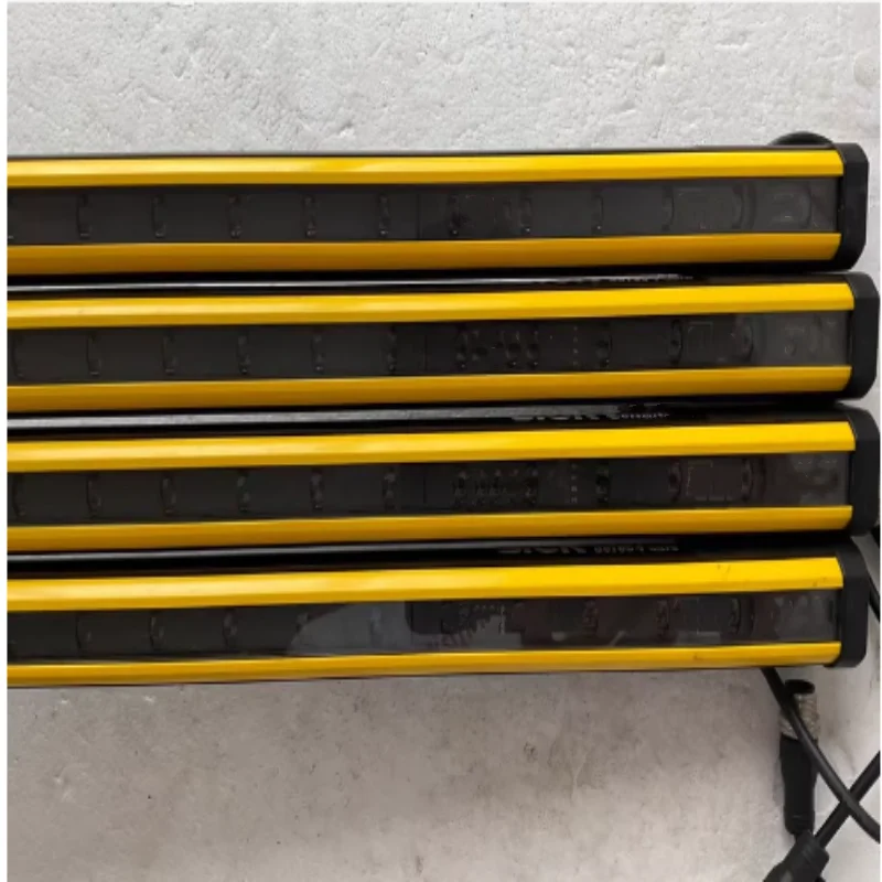 Brand New Original Safety Light Curtain 1211498 C4C-SA09030A10000  1211516 C4C-EA09030A10000