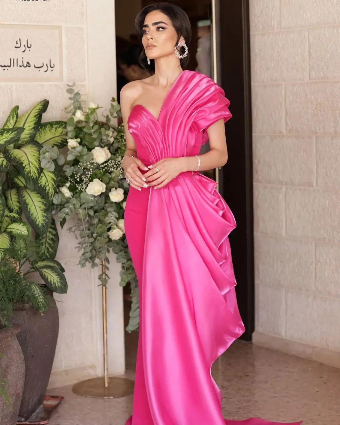 Eye Catching Fuchsia One Shoulder Long Split Evening Dresses With Folds Details Arabic Wedding Party Gowns Modest Formal Dress