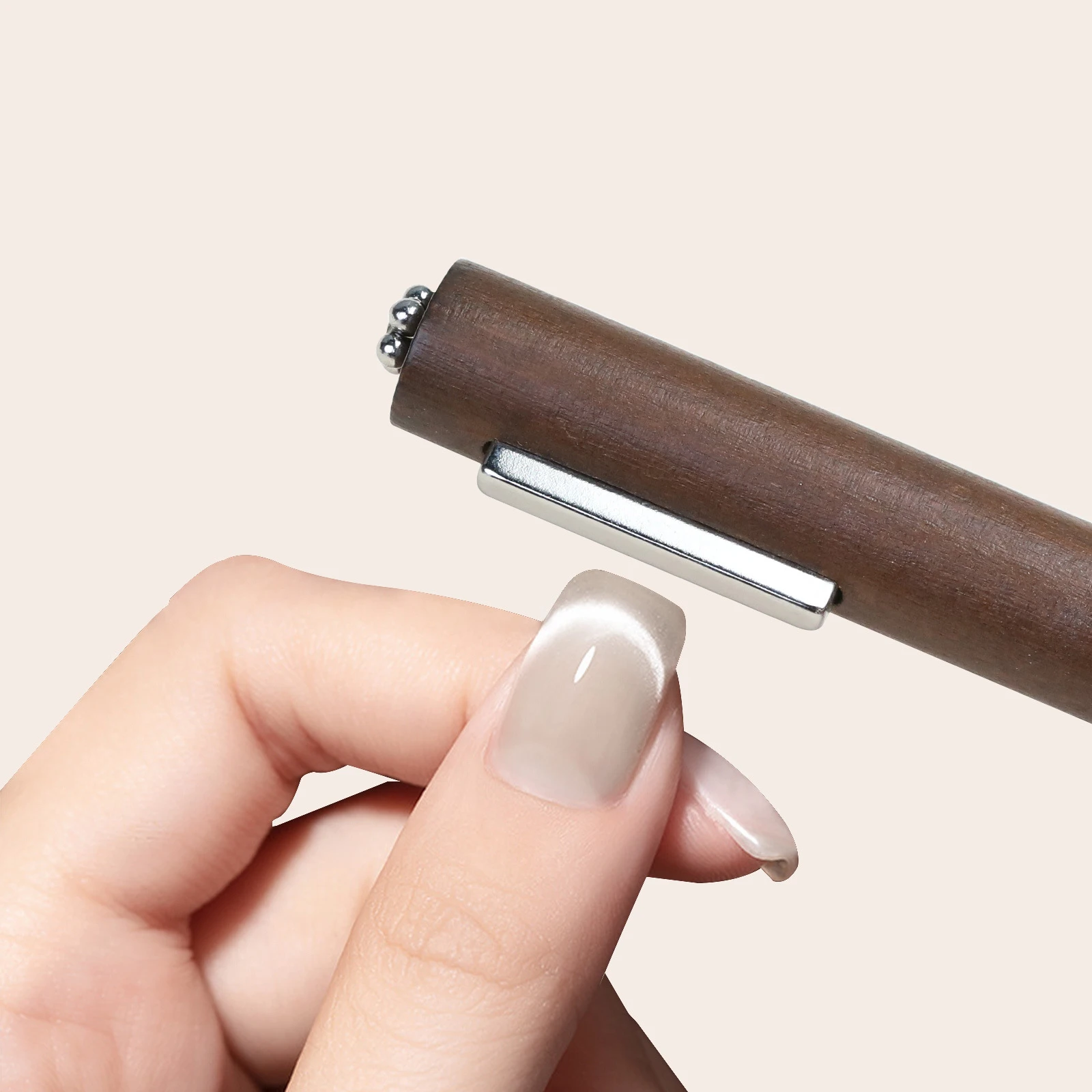 Cigar Design Nail Tool Magnet Wood Handle Professional Beauty Salon Cat Eye DIY Nail Tool