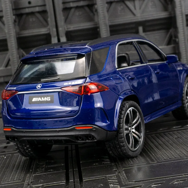1:32 Mercedes-Benz GLE 63S liga modelo de veículo off-road acústico-óptico porta de brinquedo retrátil pode abrir presentes infantis.