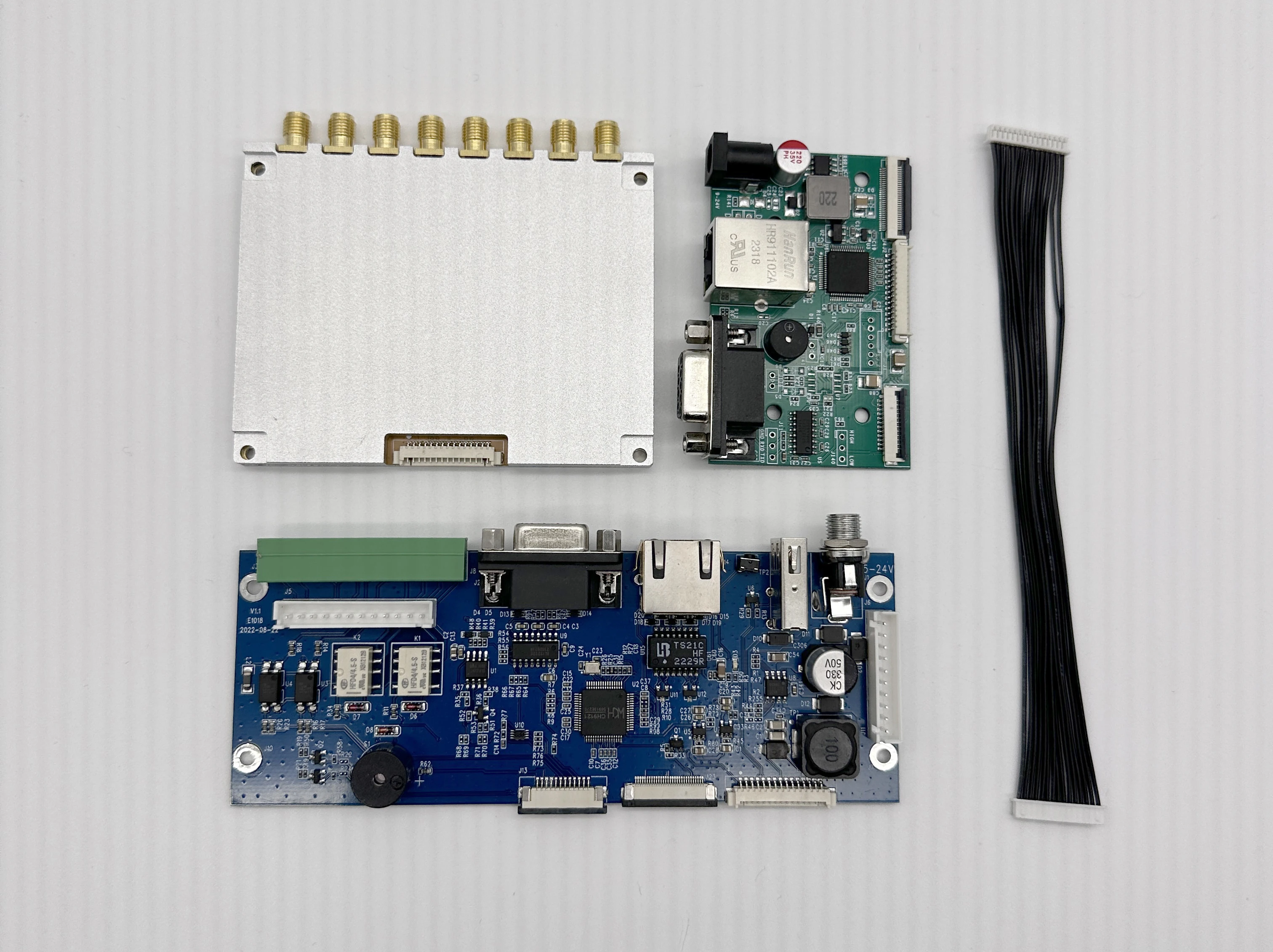 واجهة RFID 33dbm 902 ~ 928 ميجا هرتز مع 8 منافذ هوائي 15 متر وحدة UHF طويلة المدى