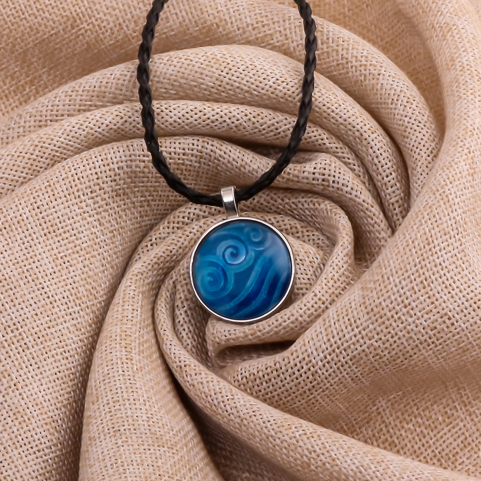 Anime Avatar el último maestro del aire COLLAR COLGANTE Reino joyería Air Nomad fuego y agua tribu colgante collar de cúpula de cristal