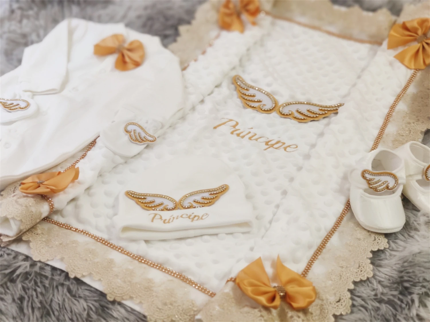 Fashion 5-Piece Newborn Baby Clothing Set Cotton Romper Hat Shoes Blanket Angel Wing & Bow for Baby Boys