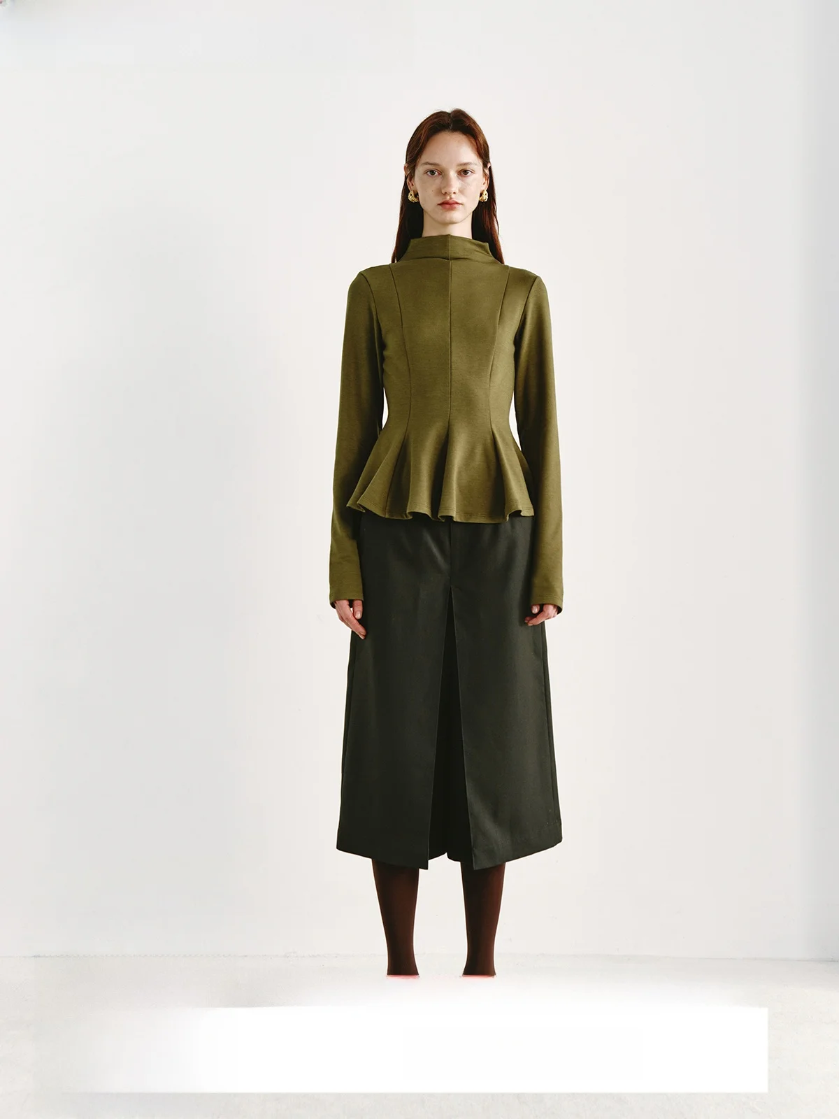 

Вязаный топ PRED с длинными рукавами, облегающий, с высоким воротником и оборками по низу, женский, повседневный, из смесового модала и бамбукового волокна