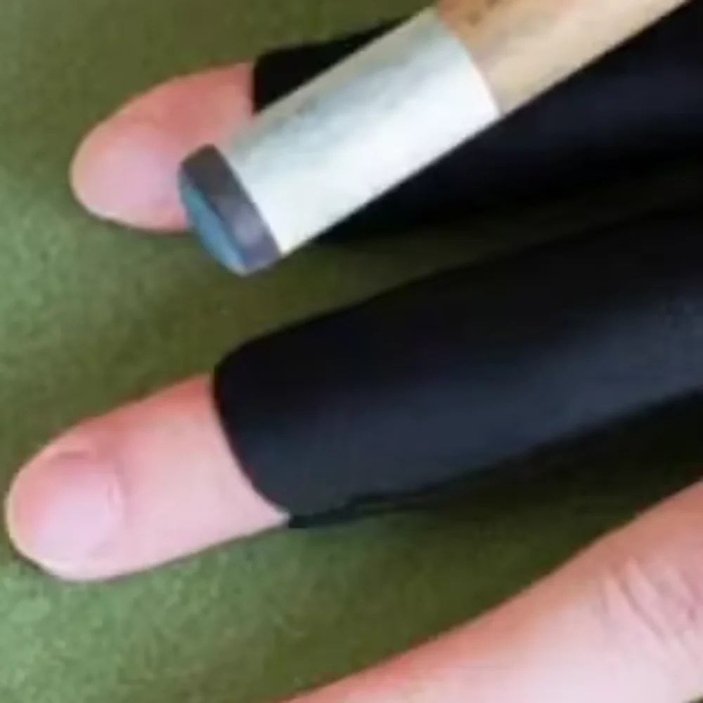 

Профессиональные перчатки для бильярда с тремя пальцами, противоскользящие эластичные перчатки для снукера, аксессуары для фитнеса, дышащие тренировочные перчатки для бильярда