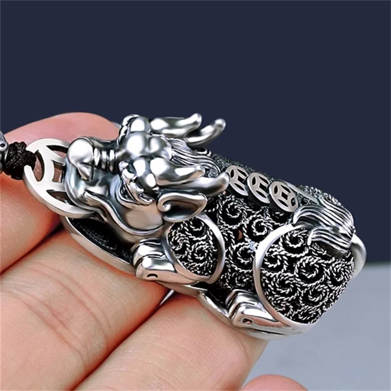 

Vintage Relief Coin Pixiu Pendant For Men Jewelry Lucky Wealth Animal Necklace Women Choker Accessories