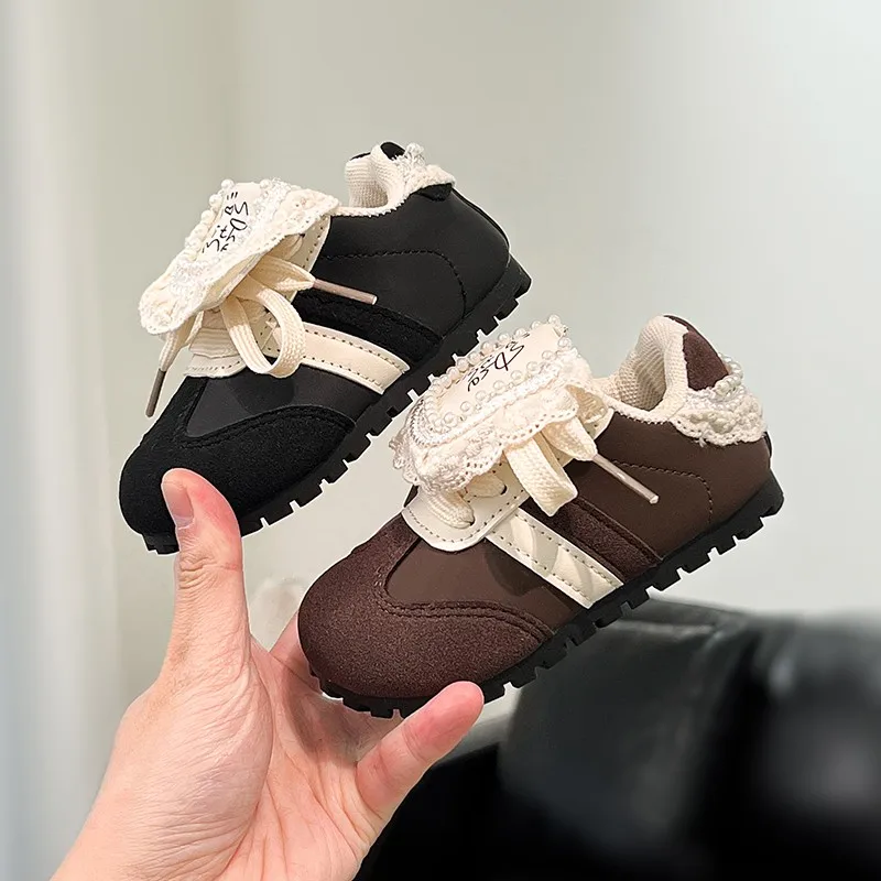 

2025Детская повседневная обувь для девочек, весенне-осенняя новая модная элегантная кружевная нескользящая повседневная шикарная спортивная обувь с мягкой подошвой