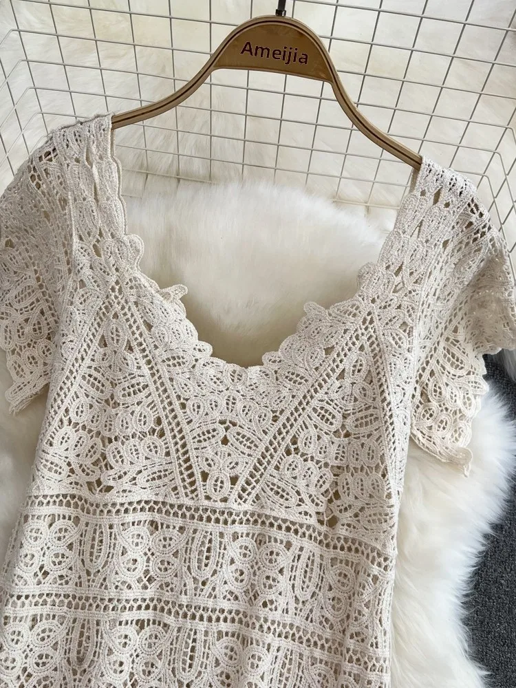 เดรสยาวทรงเอเข้ารูปผูกเอว ผ้าลูกไม้โปร่งลายฉลุ รุ่น Hebe Sle Summer Long Dr Gentle ort Sve V-Ne