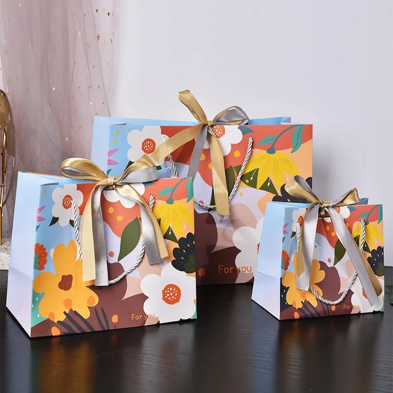 

1 Pcs Ins Style Flower Paper Gift Bag Wedding Favors Souvenir Candy Jewelry Cosmetics Packing Bags for Guests Bithday Party