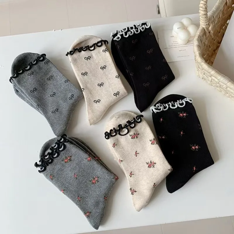 6 pairs Women Socks Retro Autumn New Fashionable women Frilly Ruffle Socks Novelties Breathable Female Flower Soft Socks