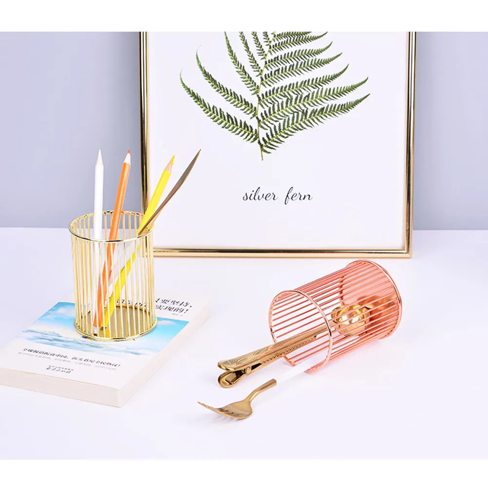 Metal Hollow Out Pen Holder Gold Nordic Style Wear Resistant Desktop Pencil Organizer Pen Pot for Home Office School