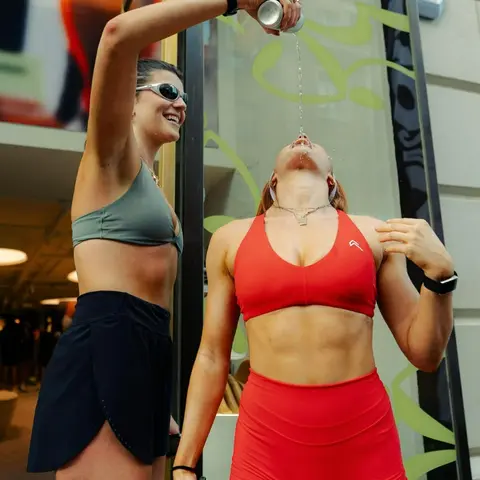 UNIFIED MICRO Ultra-feminine Style Sports Bras for Women Yoga Gym Front Seam Gym Signature Twist The Back with Adjustable Straps