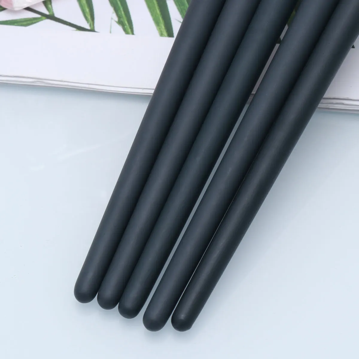 

5Pcs Wolf Hair Detail Paint Brush Set Fine Tip Sizes 000 00 0 1 3 Easy-Grip Handles for Miniature Paint Drawing Art